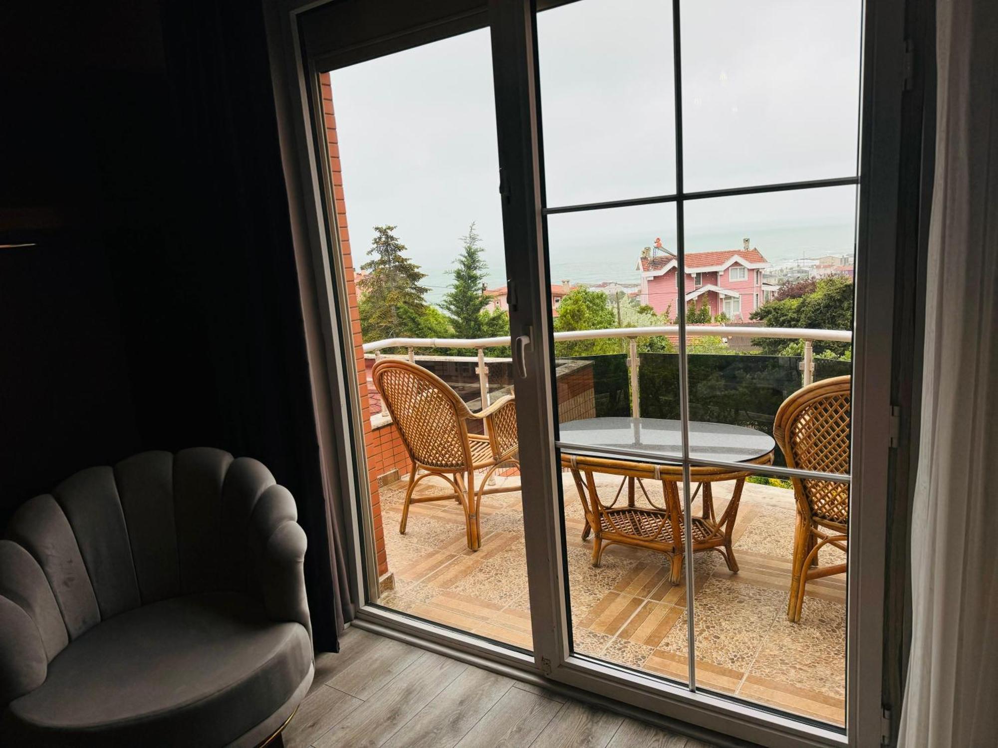 Istanbul Airport Treekos Suite Hotel Karaburun  Exterior photo